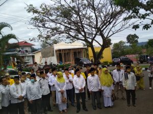 Bakal Calon Zuldafri Darma – Sultani Mendaftarkan ke KPUD Tanah Datar