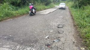 Ruas Jalan Nasional di Kecamatan Pauh Duo Ancam Keselamatan Pengendara