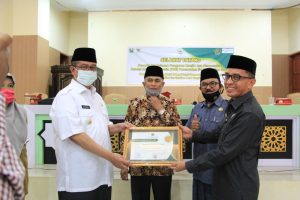 Bupati Gusmal Kukuhkan Pengurus Dewan Mesjid Indonesia Kecamatan Se Kabupaten Solok