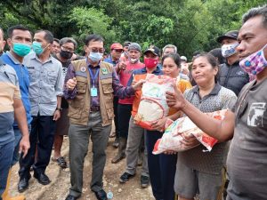 2 Ton Beras Diserahkan, Rumah yang Hancur Dampak Banjir di Batang Kapas Bakal Diperbaiki