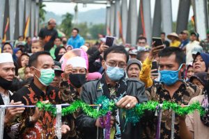 Bupati Pessel Hendrajoni, Resmikan Jembatan Binjai, Masyarakat Tebing Tinggi Binjai Gembira