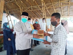 Baznas Kota Solok Serahkan Bantuan kepada 19 KK Mustahiq