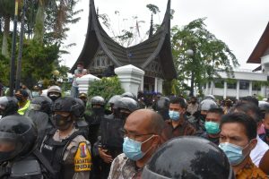 Unras Ricuh, Kelompok Cipayung Dapat Apresiasi