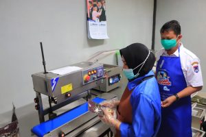 Sentra Randang Payakumbuh Penuhi Permintaan 5000 Sachet Randang Untuk PT. Muhibbah Mulia Wisata