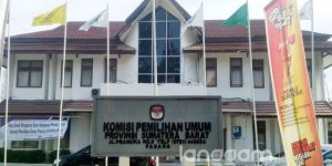 Cegah Penularan Corona, Pimpinan KPU Sumbar Paksa ASN Yang Membangkang Untuk Swab