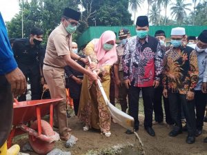 “Dua Sejoli” Satu Skop Letakkan Batu Pertama