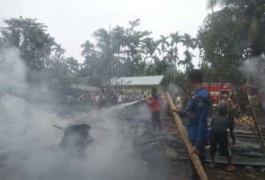 Rumah Warga Lunang Dilalap Dijago Merah