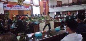 DPRD Sumbar Tetapkan dan Usulkan  Cagub Sumbar ke Presiden