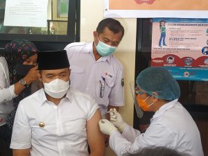 Vaksinasi Covid-19 Dicanangkan, Fadly Amran: Lawan Covid Dengan Vaksin