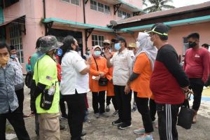 Bersama Komunitas CBSM Kota Padang, Hendri Septa Napak Tilas ke Batu Busuk