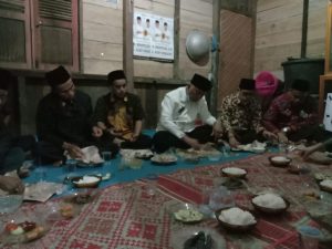 Gubernur Mahyeldi Singgah Sahur, Okta Perwira Negara Penjual Air Galon Dapat Bantuan Bedah Rumah