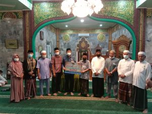 Masjid Agung Babussalam Terima Bantuan Masjid sebesar Rp 20 juta dari Anggota DPRD Provinsi Sumbar SP Datuk Sungguno.