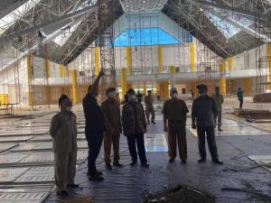 Ketua DPRD Pariyanto bersama Bupati Meninjau Pembangunan Masjid Agung Islamic Center