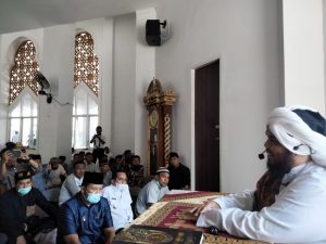 Ustad Derry Sulaiman, Tausyiah di Masjid Terapung Samudera Ilahi