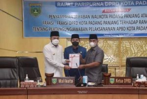 Realisasi PAD Tahun 2020 Lebih Tinggi dari 2019, Wako Padang Panjang Fadly Amran: Saya Berterimakasih Atas Apresiasi DPRD