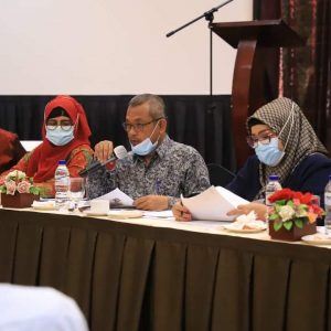 Bahas LKPJ APBD Tahun 2020 DPRD Kota Padang di Bukittinggi