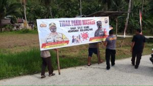Himbauan Terhadap Prokes Ditempat Publik Dan Fasilitas Umum, Jajaran Polres Mentawai Sebar Stiker, Spanduk, Baliho