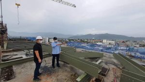 Direktur Teknik Perumda AM Kota Padang Tinjau Langsung Pembangunan Santika Hotel