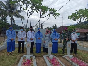 Wow.. Ternyata Ada Makam Pahlawan AnAda Makam Pahlawan Angkatan Laut di Sungai Pisangkatan Laut di Sungai Pisan