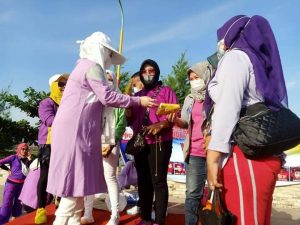 Berikan Semangat Masa Pandemi, Lisda Hendrajoni Serahkan Bantuan Untuk Asafi Sumbar