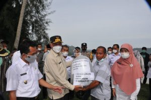 Mahyeldi: Usaha Ikan Kerapu Sumbar Sangat Menjanjikan