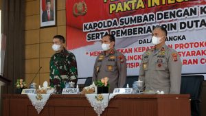 Polda Sumbar Bersama Komunitas Kota Padang Dukung Pemerintah Dalmam Percepatan Penanganan Covid-19