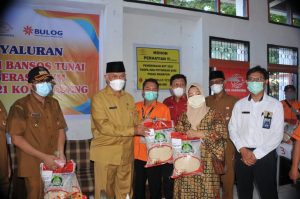 Gubernur Ingatkan Penyaluran Bansos Tidak Timbulkan Kerumunan