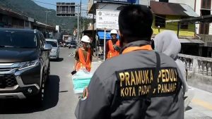 Kwarcab 12 Padang Panjang Bagikan Masker ke Masyarakat