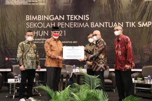 Sumbar Terima Bantuan Rp27 M Peralatan TIK Dari Kemendikbud