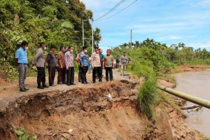Gubernur Mahyeldi Upayakan Jalan Terban di Nagari Sungai Buluh Timur Dibantu Balai Sungai
