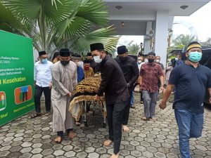 Ayahanda Wako Padang Panjang Berpulang ke Rrahmatullah, Wahyu Jadi Imam Ayahanda