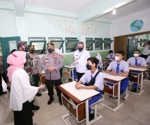 Percepat Penuntasan Pandemi, Panglima Serta Kapolri Intensiv-kan Vaksin dan Perketat Prokes Dari Usia Dini
