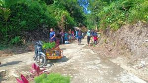 Aksi Sapta Pesona, Tanam 1100 Batang Bunga di Jembatan Pelangi