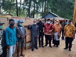 Bro Wagub Audy Bersama Nurnas Bagikan Mesin Tempel dan Tinjau Balai Pasie Katapiang