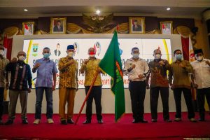 Gubernur Sumbar resmi lepas kontingen Sumbar ke Papua