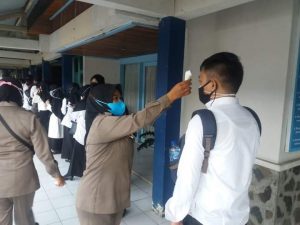 Personel Satpol PP Bantu Pelaksanaan Ujian SKD CPNS Padang Panjang