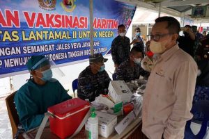 Lintau Buo Antusias Vaksinasi Bersama Masyarakat dan Siswa Berbondongan