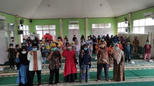 Salurkan Ribuan Buku dan Tas, JBB Masjid Al Quwait Jadi Inspirasi Kecamatan Lubeg