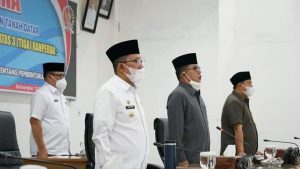 Pamandangan Umum Fraksi Atas 3 Ranperda Tanah Datar