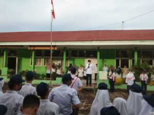 Dua Tahun Pandemi OSIM MTsN 2 Kota Padang Sukses Laksanakan Upacara Bendera