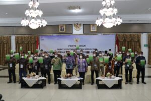 Presiden Joko Widodo Serahkan 9033 ha SK Hutan Sosial Sumbar