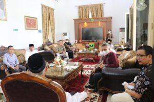 Gubernur Sumbar Apresiasi Program Sejuta Bibit Buah Untuk Kemakmuran Masjid