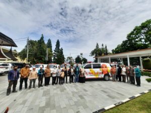 Kunjungan Ke Daerah Pemilihan, Anggota DPR-RI Fraksi PKS Nevi Zuairina Serahkan 8 Ambulan Untuk Pelayanan Sosial Kemasyarakatan
