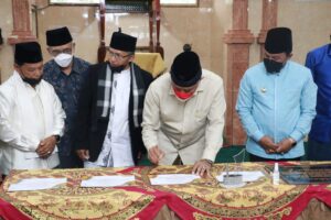 Gubernur SumbarApresiasi Manajemen Masjid Nurul Huda Silaing Bawah