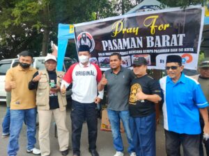 Peduli Korban Gempa Pasaman, Irfendi Arbi Bersama Wartawan Serahkan Bantuan