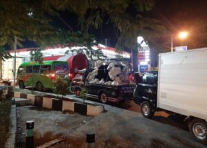 Antrian Pengisian Solar Di SPBU Sawahan Berdampak Pada Kuliner