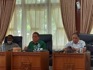 Pembahasan LKPJ, KI Hadiri Rapat dengan Komisi I DPRD Sumbar