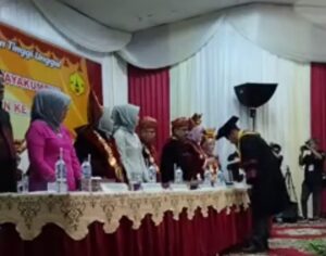 STIH Putri Maharaja Payakumbuh Mewisuda 44 Lulusan