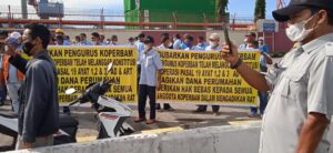 Tuntut Kepengurusan Koperbam, Anggota Lakukan Unras