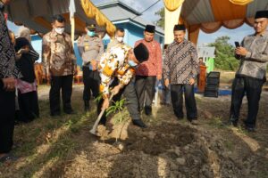 Luncurkan Green School di Sijunjung, Buya Mahyeldi: Perhatian Pada Pendidikan Adalah Bekal Indonesia Emas 2045